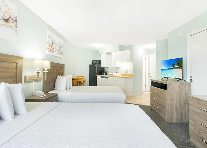 Pet Friendly hotel: Ocean Court Beachfront Hotel